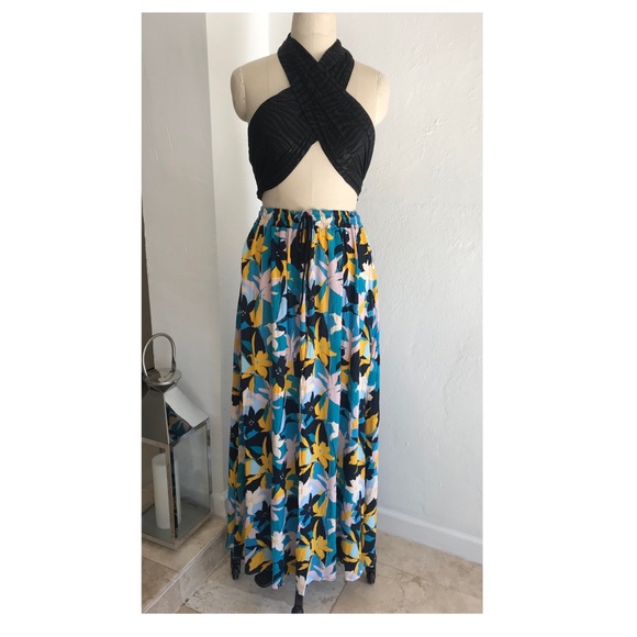 ✨JET-SET STYLE MAXI SKIRT✨ - Picture 1 of 3